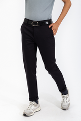 Custom fit chinos in a black cotton fabric